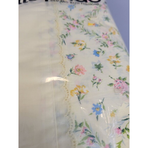VTG NOS Statepride Twin Flat Bed Sheet Floral Yellow Pink Blue Scalloped Edge - Picture 2 of 6